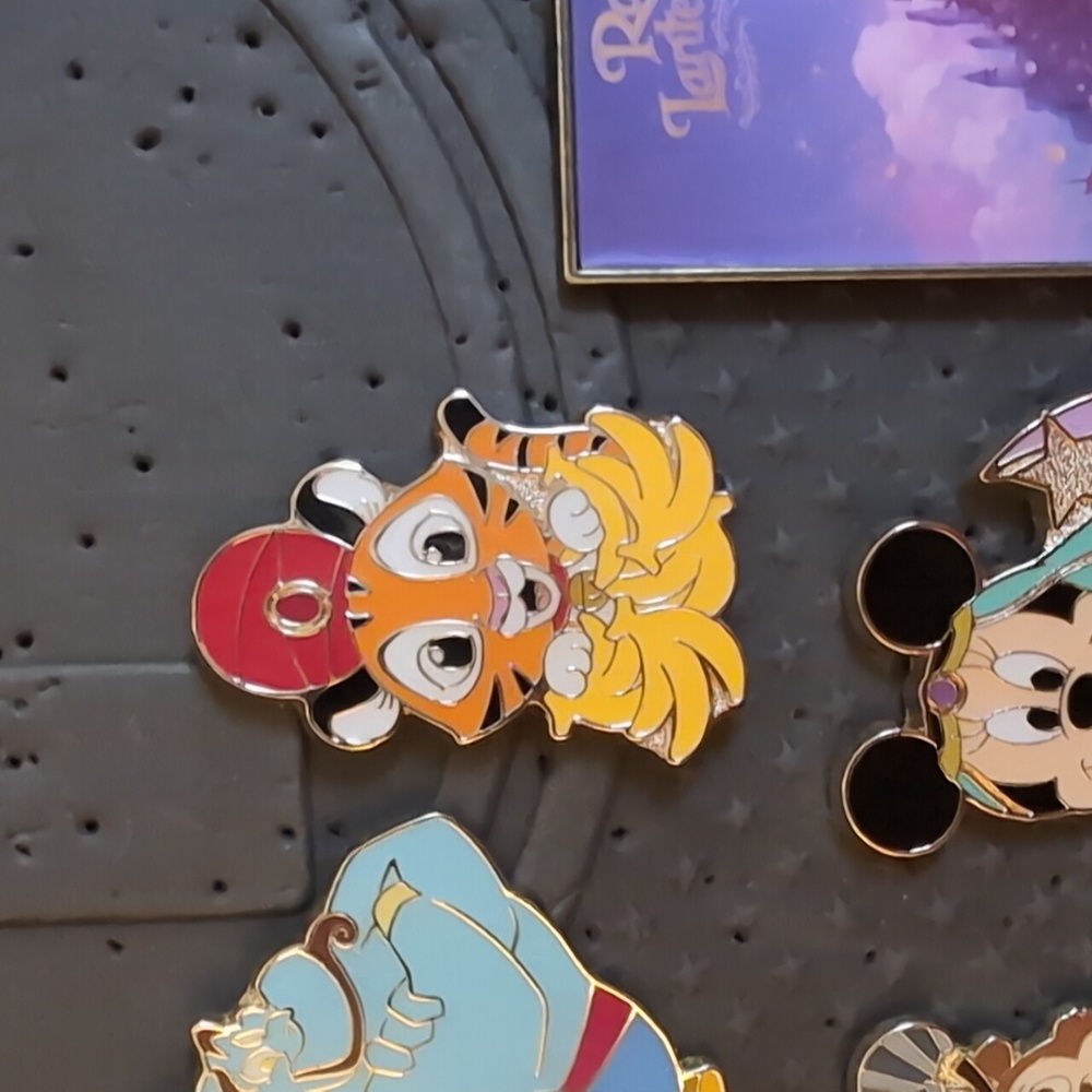 Bundle Of (5) Tokyo Disneyland Japan Exclusive Disney Pins - Picture 8 of 14